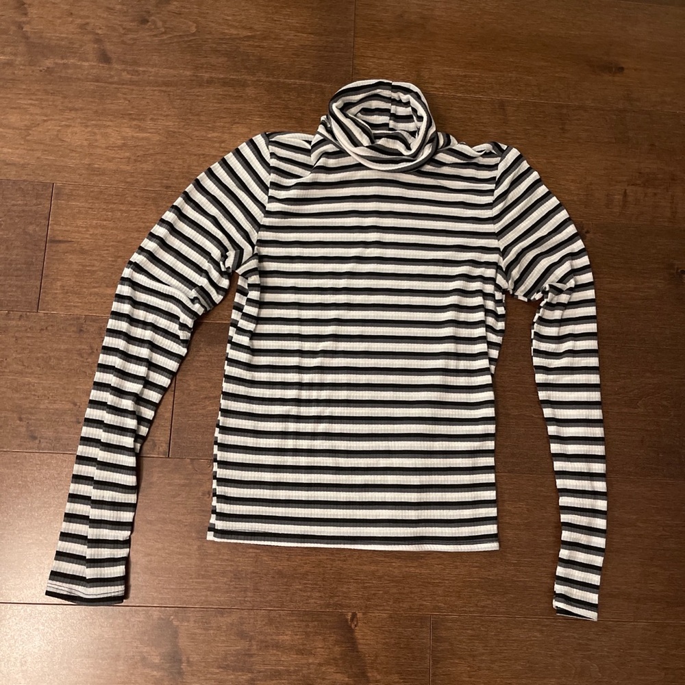 Eye candy Turtleneck